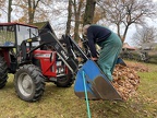 2021-11-20 Backhaus Laubharkaktion mit über 30 Teilnehmern und schwerem Gerät Bilder von Michael Hirata 076